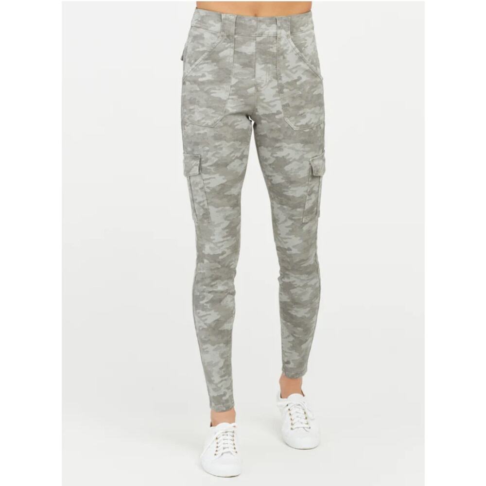 SPANX - Cropped Twill Cargo Pants / Army Fatigue / S / NWT - Picture 1 of 9